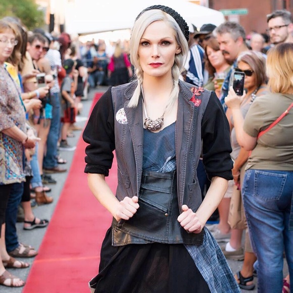 Meet your Posher, Jessica - Picture 2 of 7